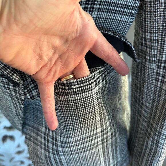 Maison d’Amelie Seersucker Plaid Blazer - Picture 3 of 6